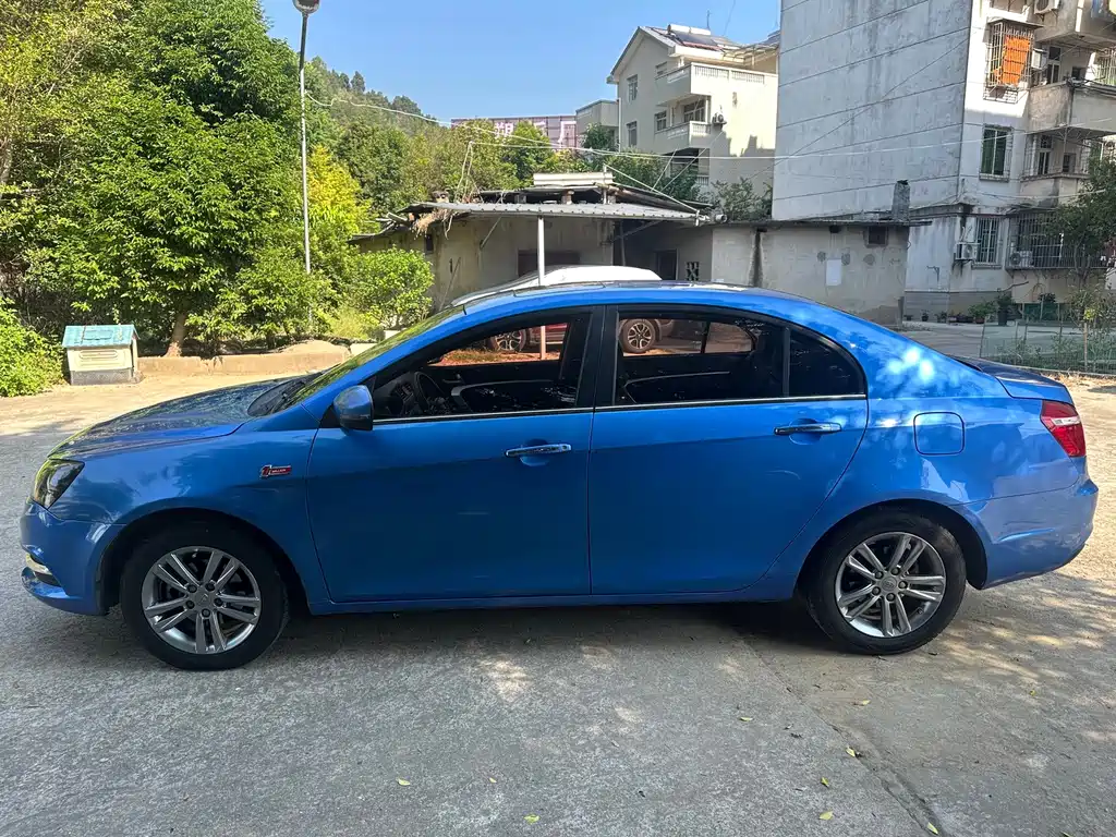 Geely Emgrand — миниатюра 3