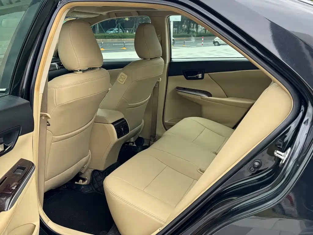 Toyota Camry — миниатюра 7