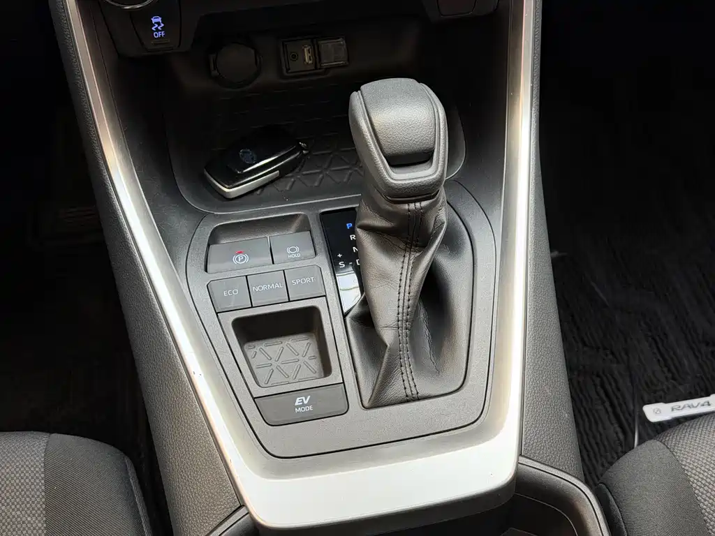 TOYOTA RAV4 RONGFANG