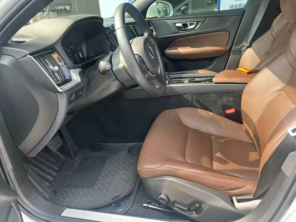 Volvo S60 — миниатюра 7