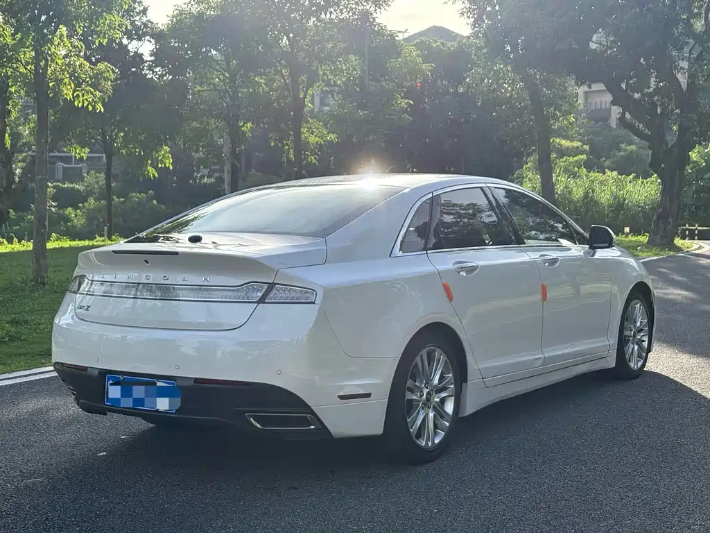 Lincoln MKZ — миниатюра 9