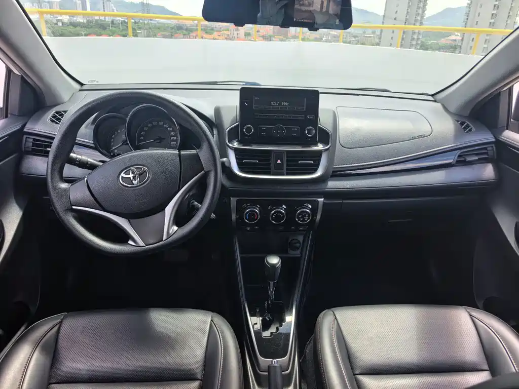Toyota Yaris L — миниатюра 8