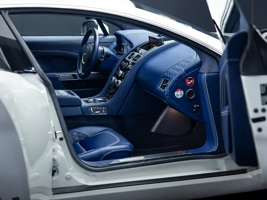 Aston Martin Rapide — миниатюра 42