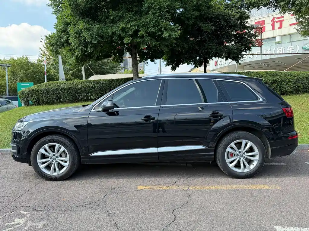 Audi Q7 — миниатюра 3