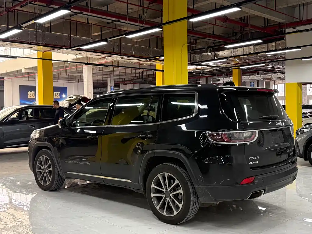 Jeep Grand Commander — миниатюра 6