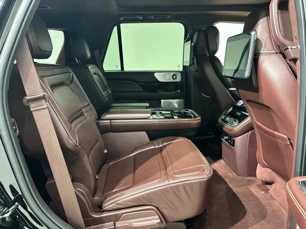 Lincoln Navigator — миниатюра 12