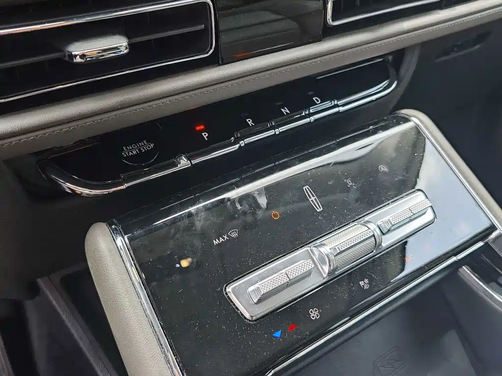 Lincoln Aviator — миниатюра 12