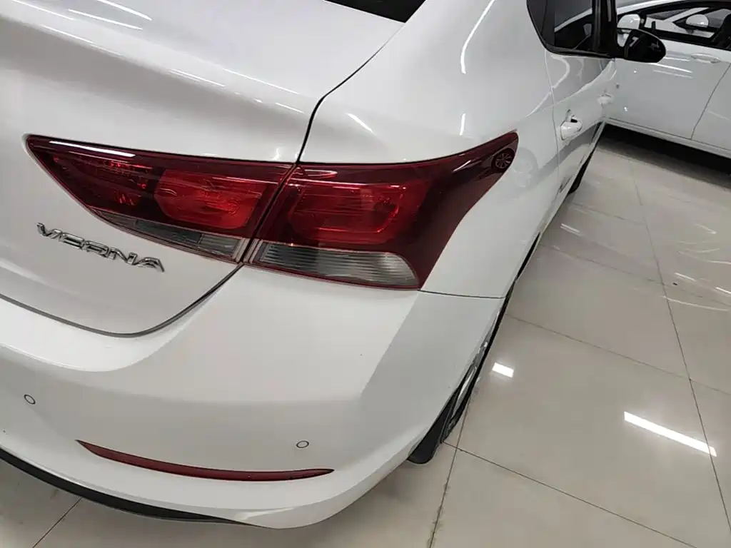 Hyundai Verna — миниатюра 8