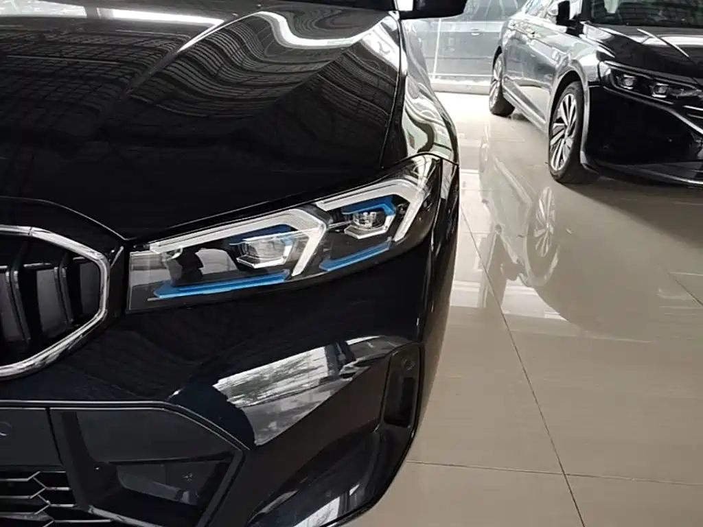 BMW 3 Series — миниатюра 24