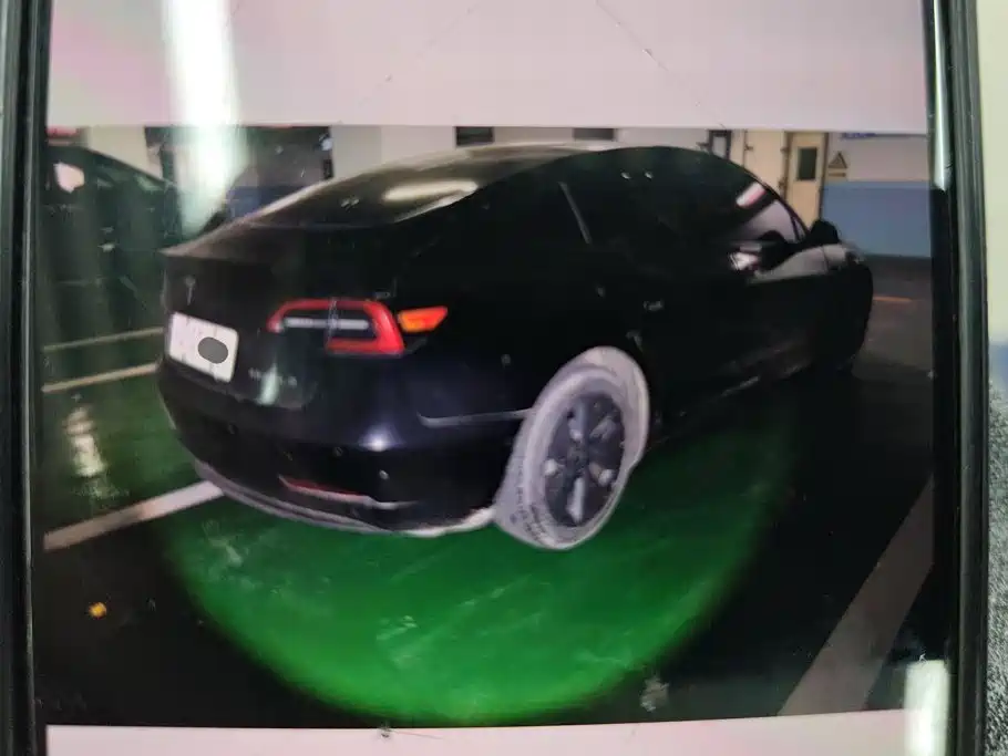Tesla Model 3 — миниатюра 3