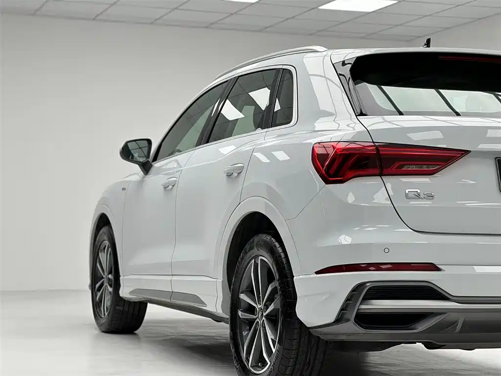 Audi Q3 2022 35 TFSI