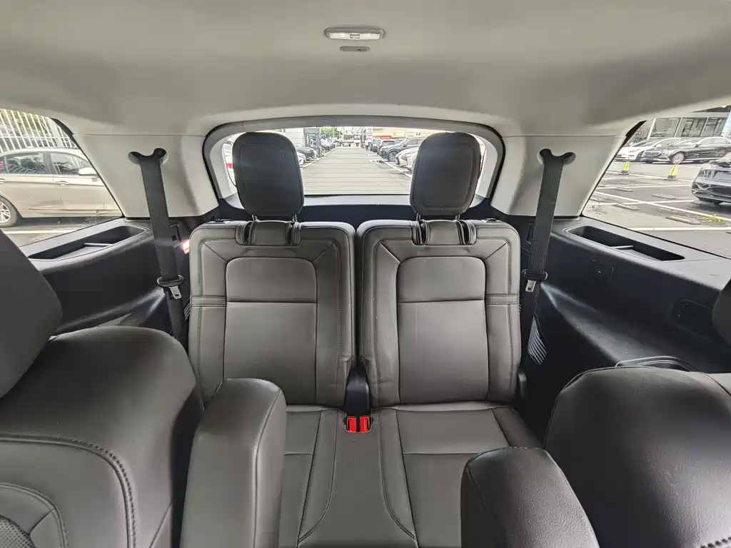 Lincoln Aviator — миниатюра 16