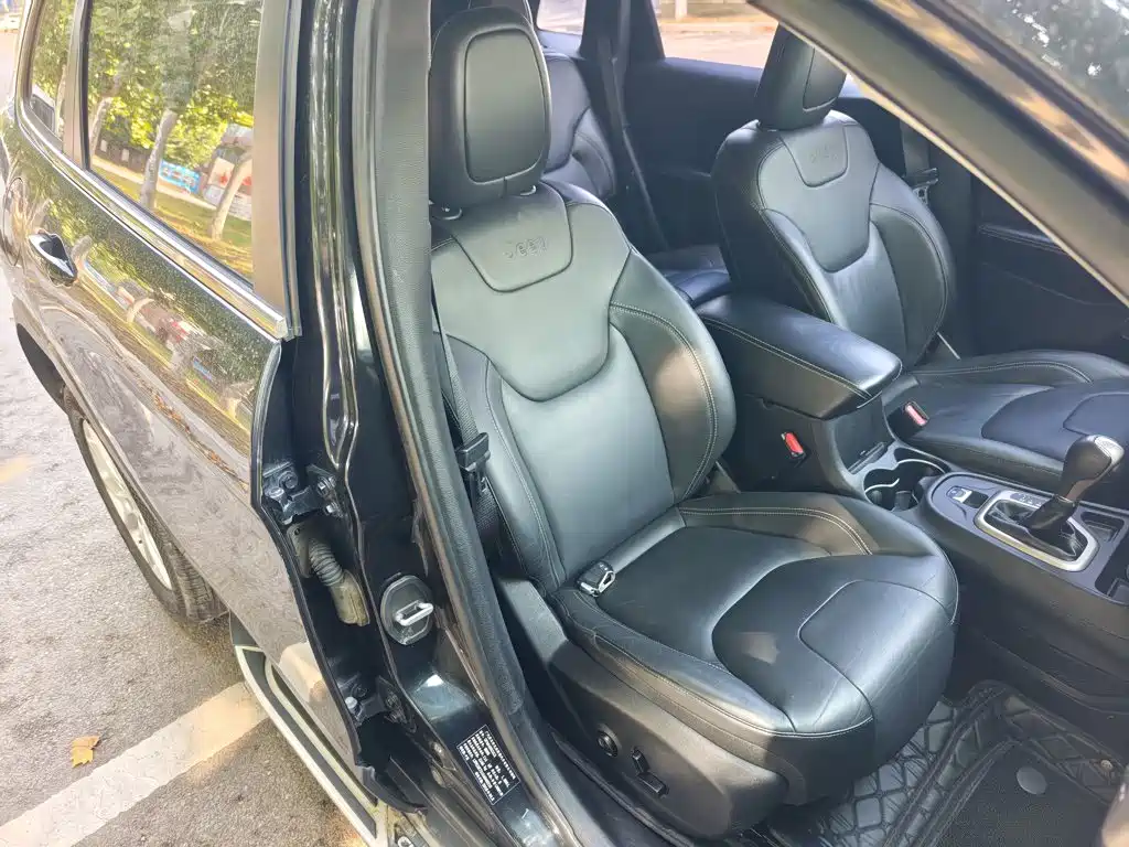 Jeep Cherokee — миниатюра 25