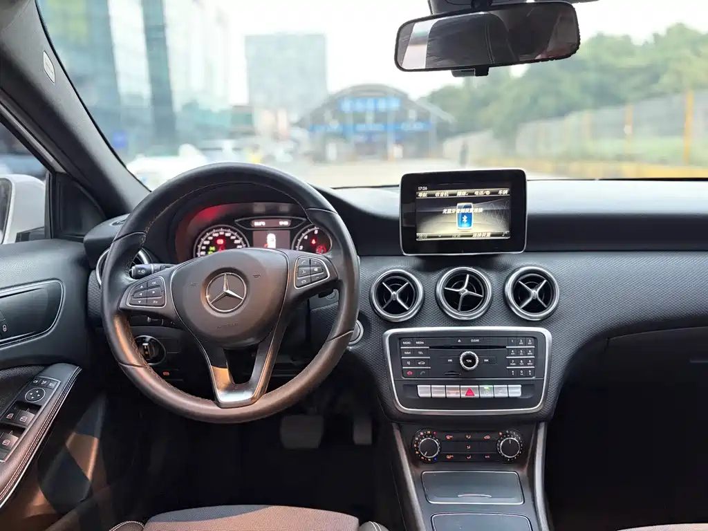 Mercedes-Benz A-Class (Import) — миниатюра 8