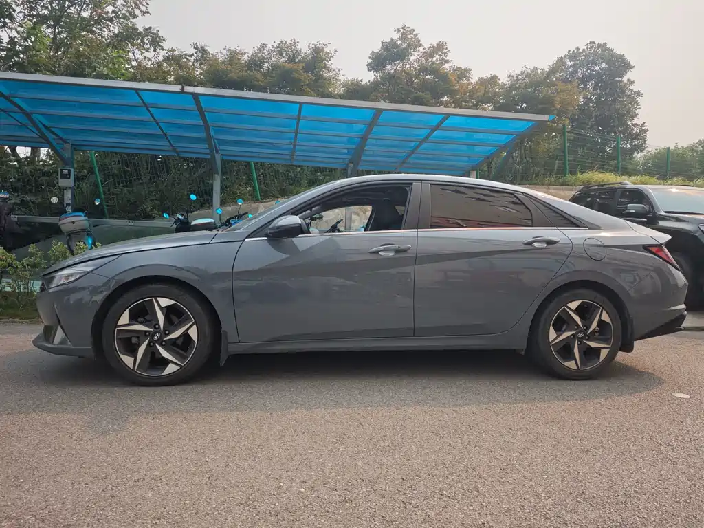Hyundai Elantra — миниатюра 2