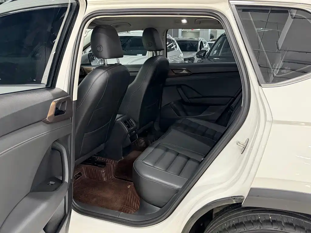 Volkswagen Tharu - фото 11