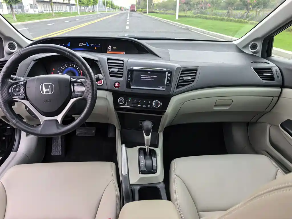 Honda Civic — миниатюра 9