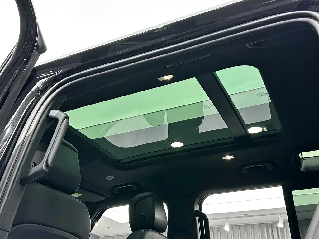 Land Rover Defender — миниатюра 23