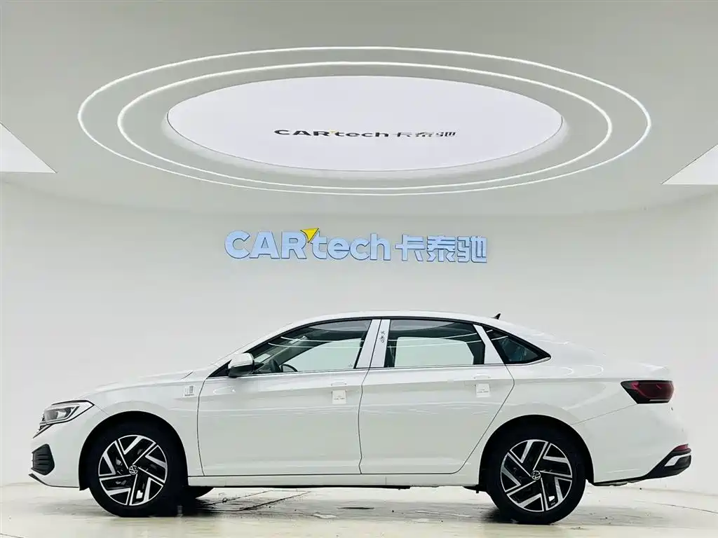 Volkswagen Sagitar 2026 3000 300TSI DSG