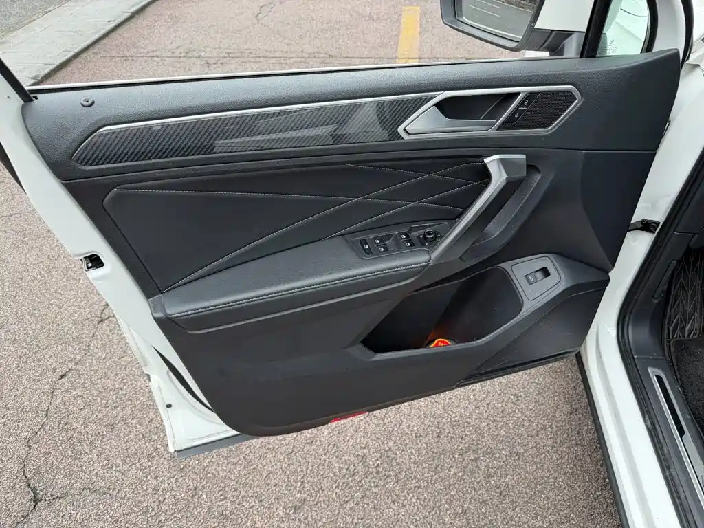 Volkswagen Tiguan L — миниатюра 6
