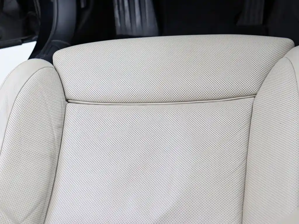 BMW 7 Series — миниатюра 24