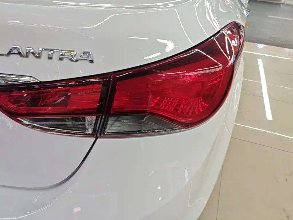 Hyundai Elantra Langdong — миниатюра 8