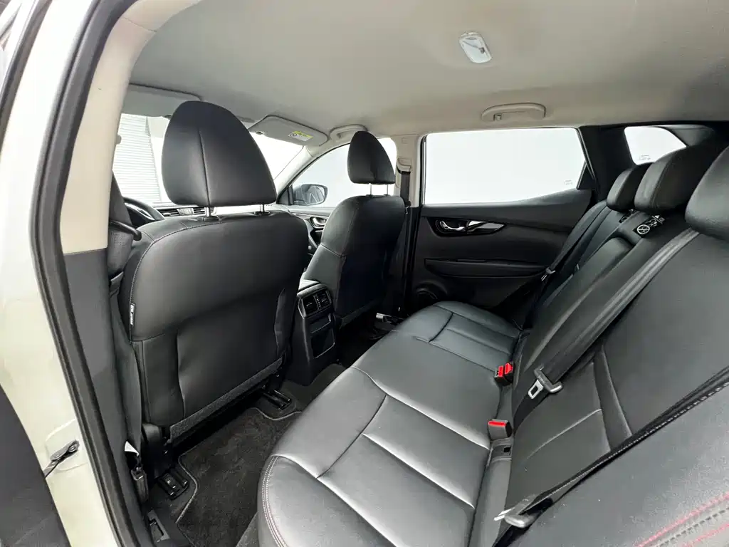 Nissan Qashqai — миниатюра 14