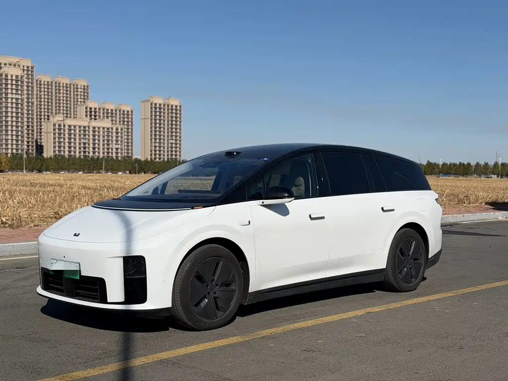 Li Auto Li i8