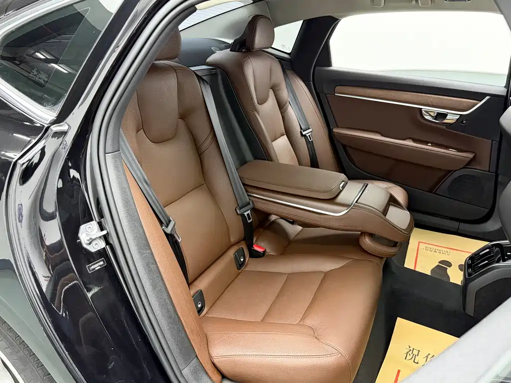 Volvo S90 — миниатюра 25