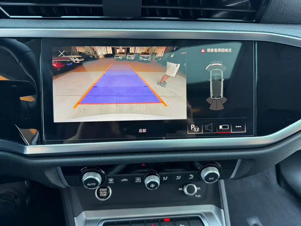 Audi Q3 — миниатюра 10