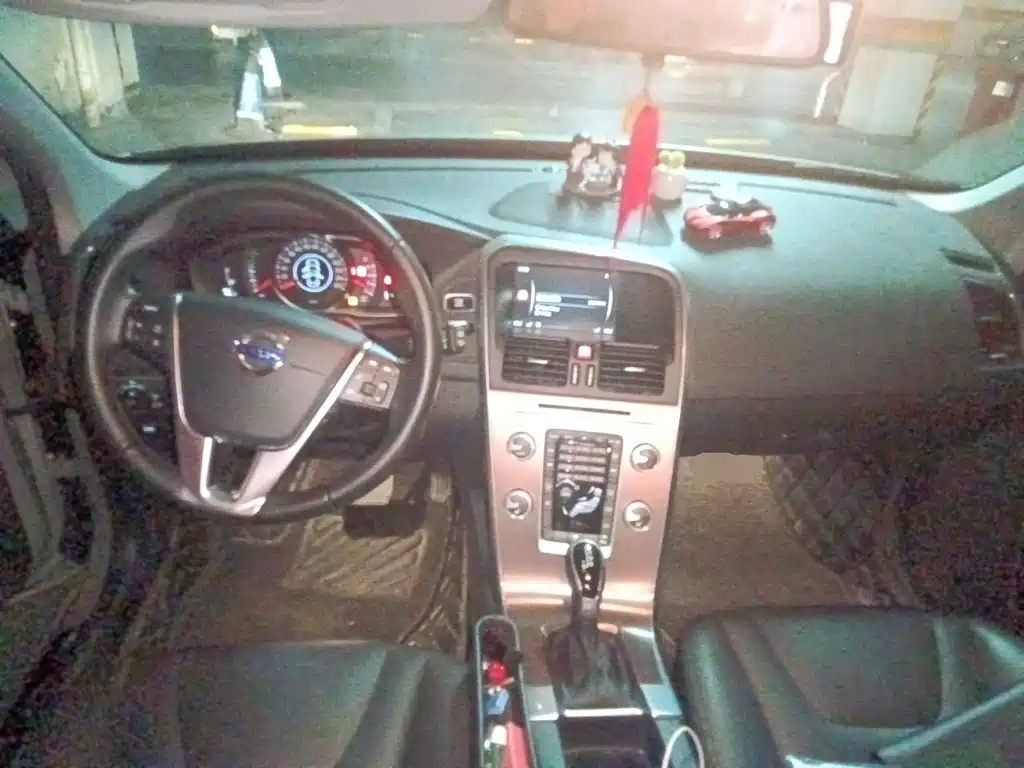 Volvo XC60 — миниатюра 10