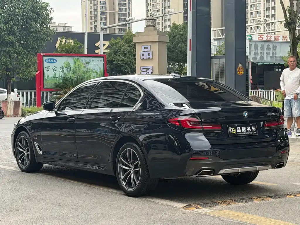 BMW 5 Series — миниатюра 7