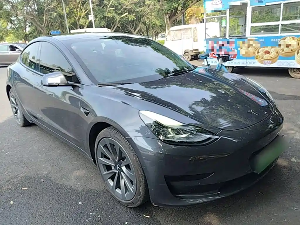 Tesla Model 3 — миниатюра 4