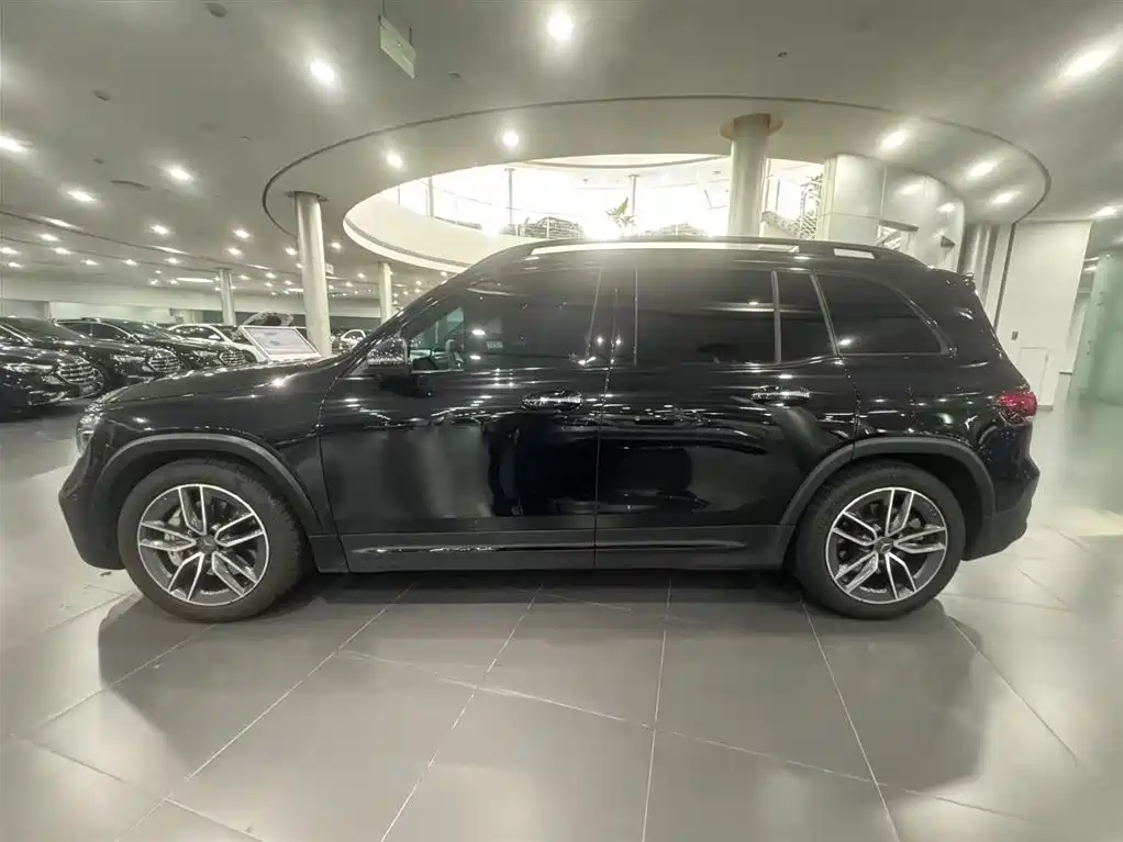 Mercedes-Benz GLB AMG — миниатюра 2