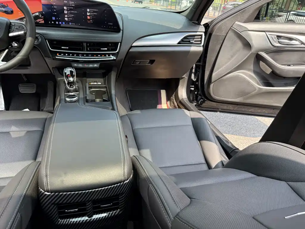 Cadillac CT5 — миниатюра 32