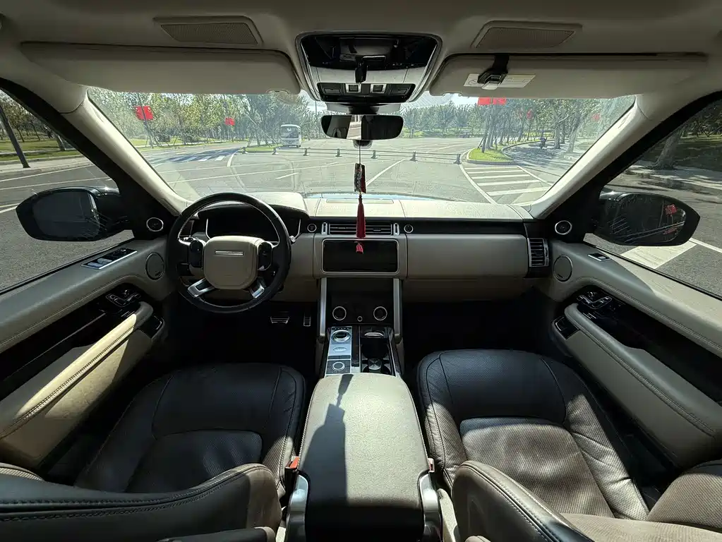 Land Rover Range Rover — миниатюра 4