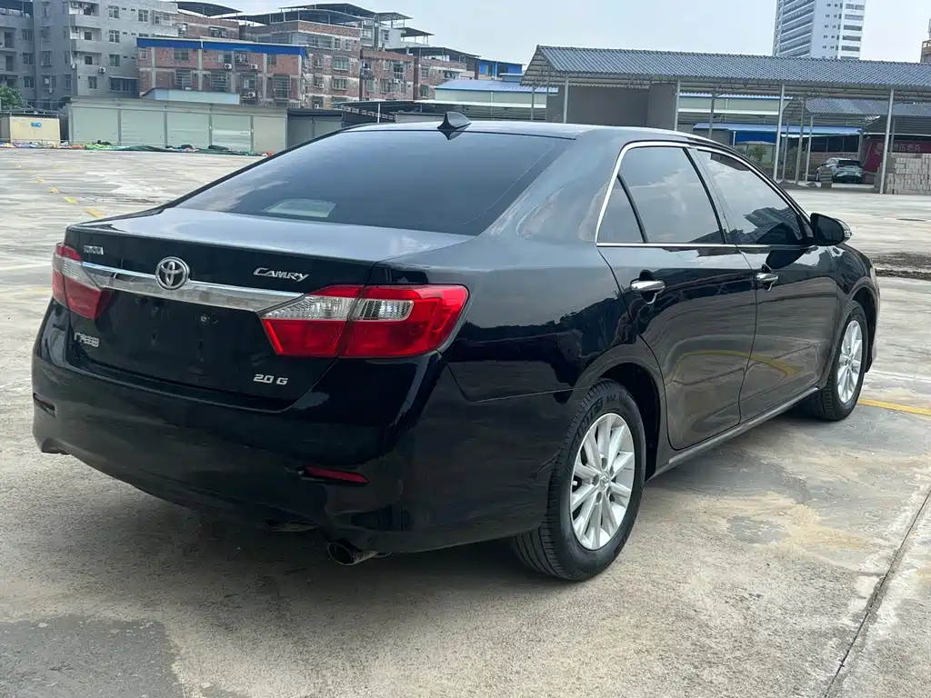 Toyota Camry — миниатюра 13