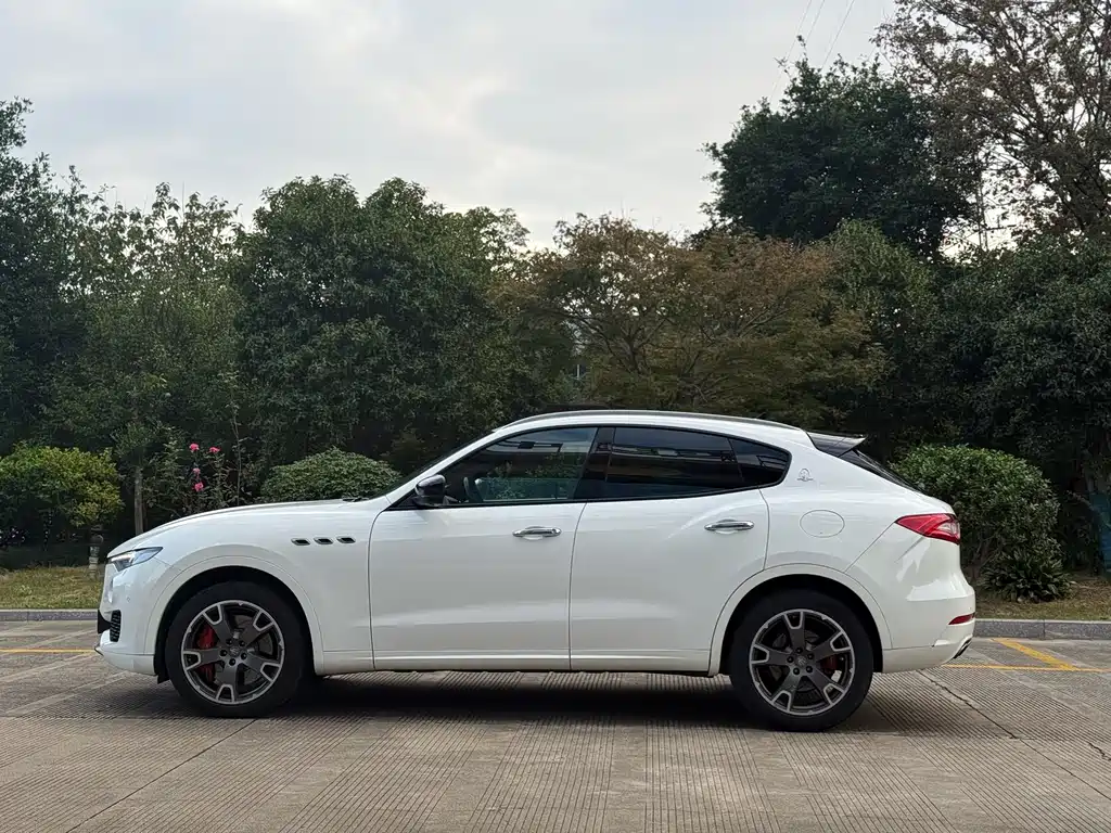 MASERATI LEVANTE