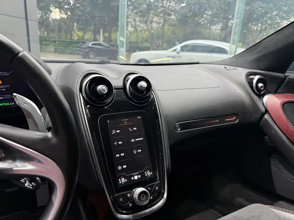 McLaren GT — миниатюра 7