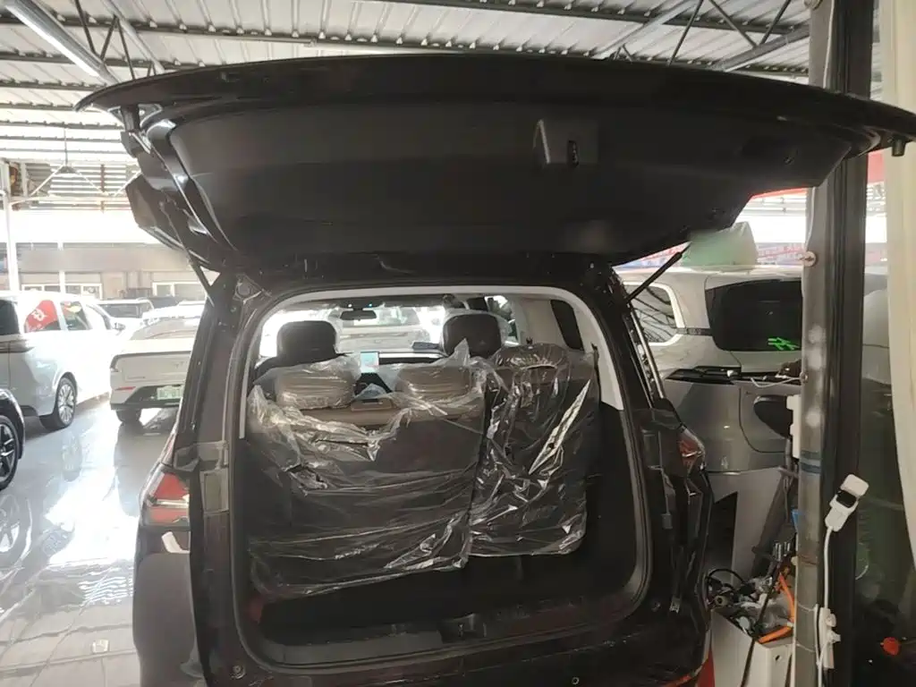 Wuling Xingguang 730 New Energy — миниатюра 19