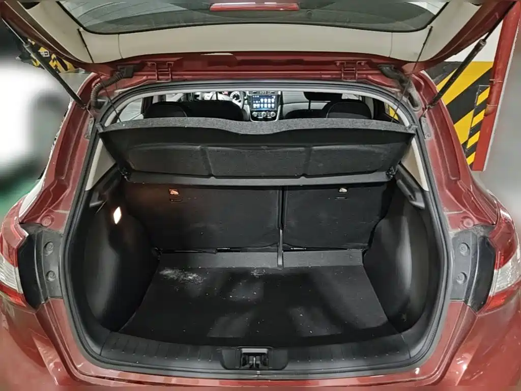 Nissan Tiida — миниатюра 24