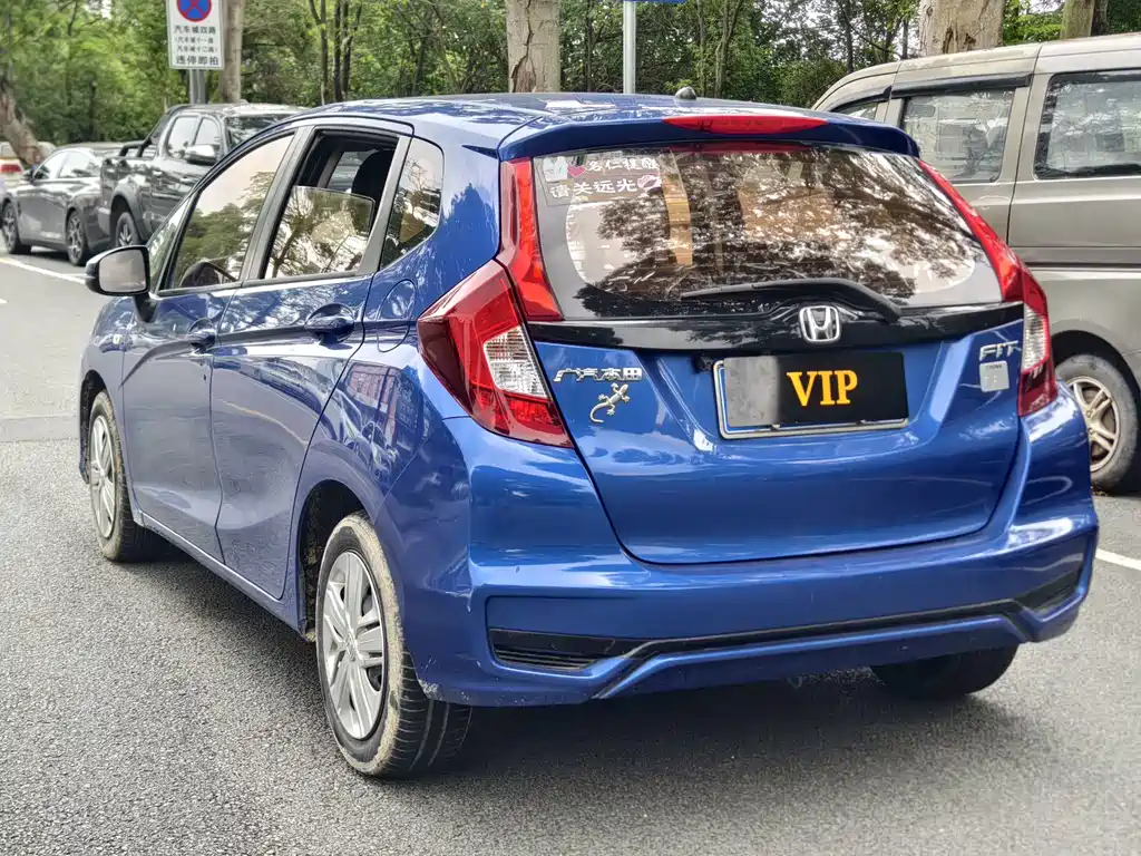 Honda Fit — миниатюра 6