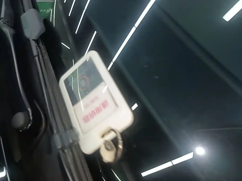 Tesla Model 3 — миниатюра 9