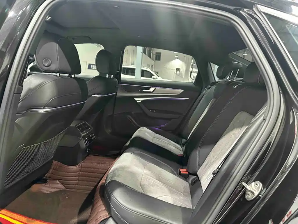 Audi A6L New Energy — миниатюра 10