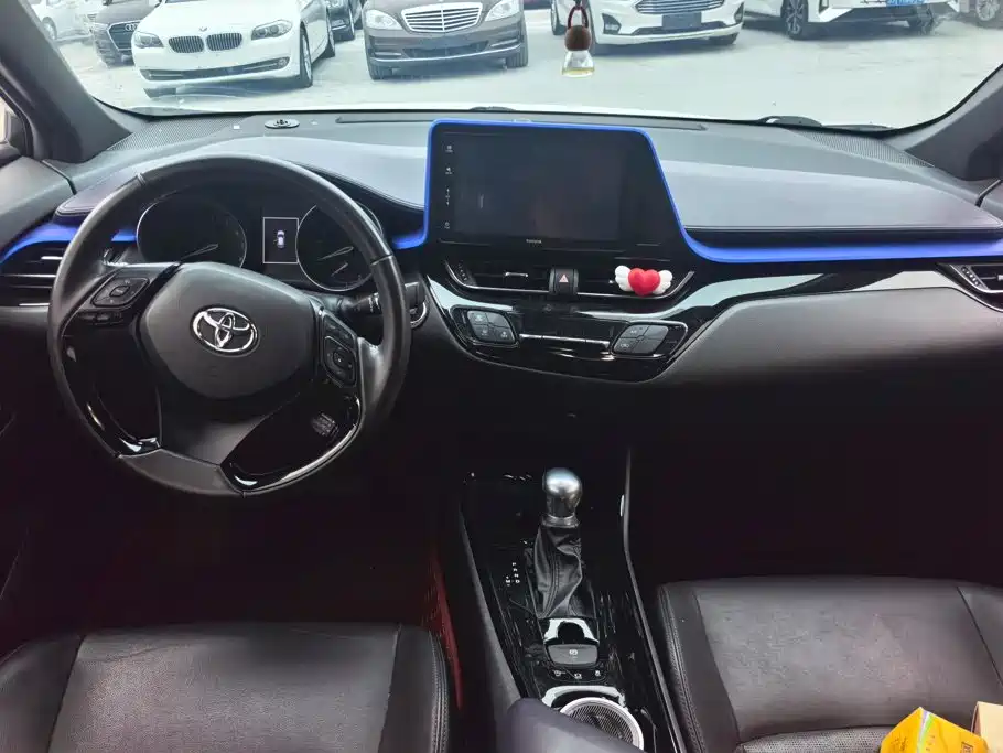 Toyota IZOA — миниатюра 12