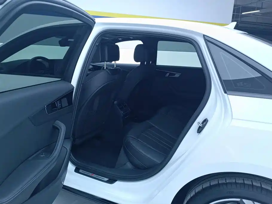 Audi A4L — миниатюра 11
