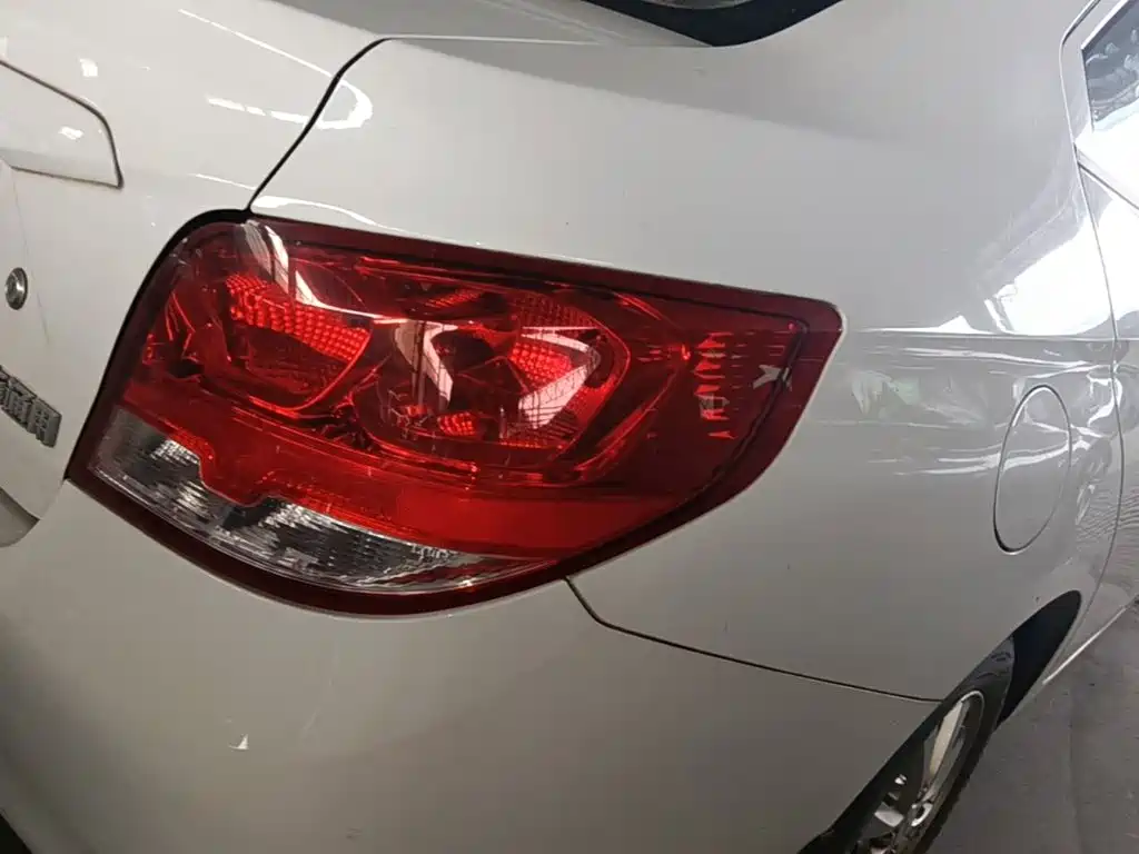 Chevrolet Sail — миниатюра 8
