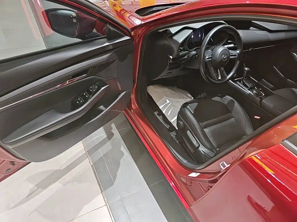 Mazda 3 Axela — миниатюра 16