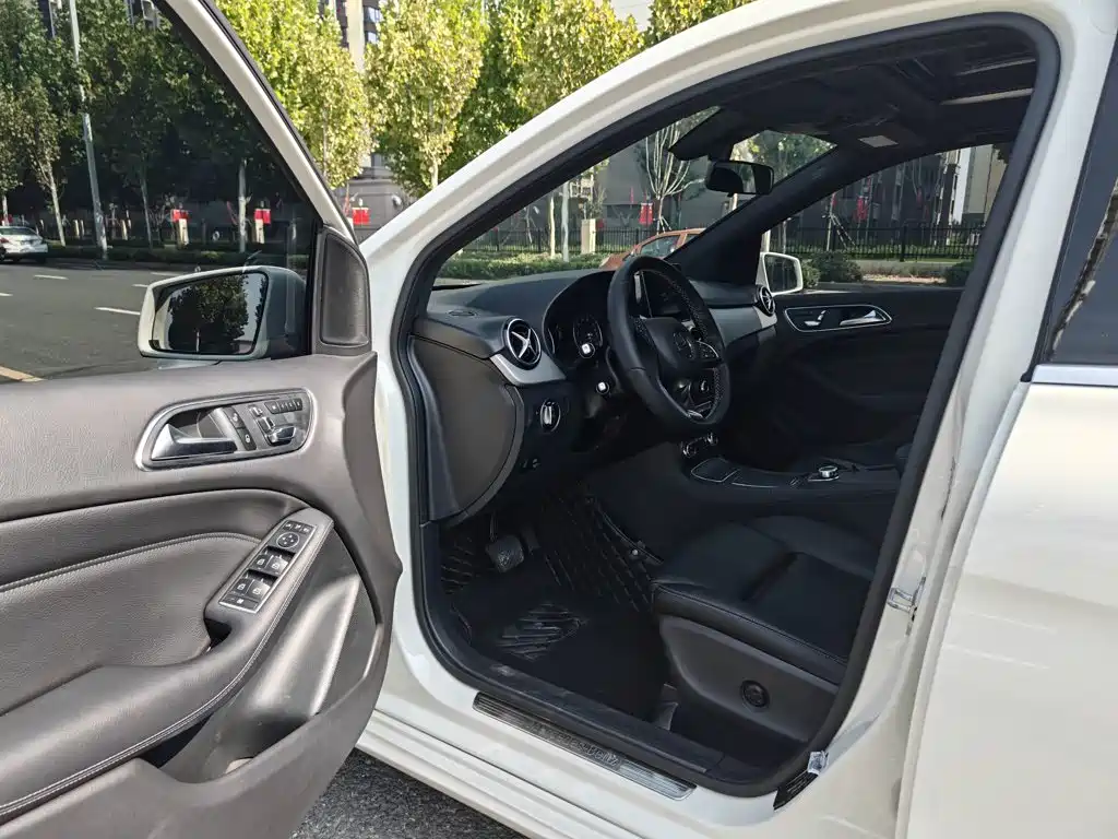 Mercedes-Benz B-Class — миниатюра 13