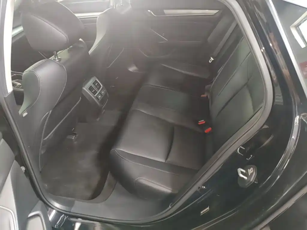 Honda Accord — миниатюра 17